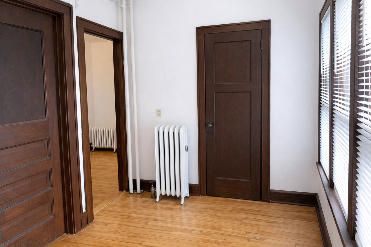 1027 Jenifer St #2E - Photo 5 of 7