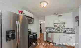 807 W 13th St - Photo 1 of 1