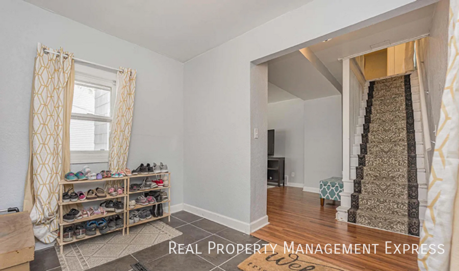 807 W 13th St - Photo 6 of 25