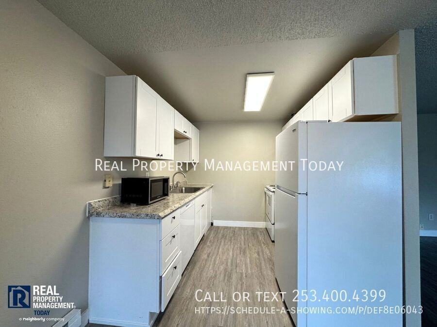 1414 Josephine Ct Se - Photo 5 of 14