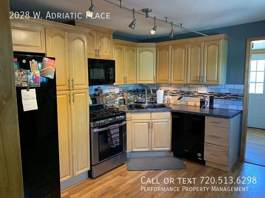 2028 W Adriatic Pl - Photo 2 of 11