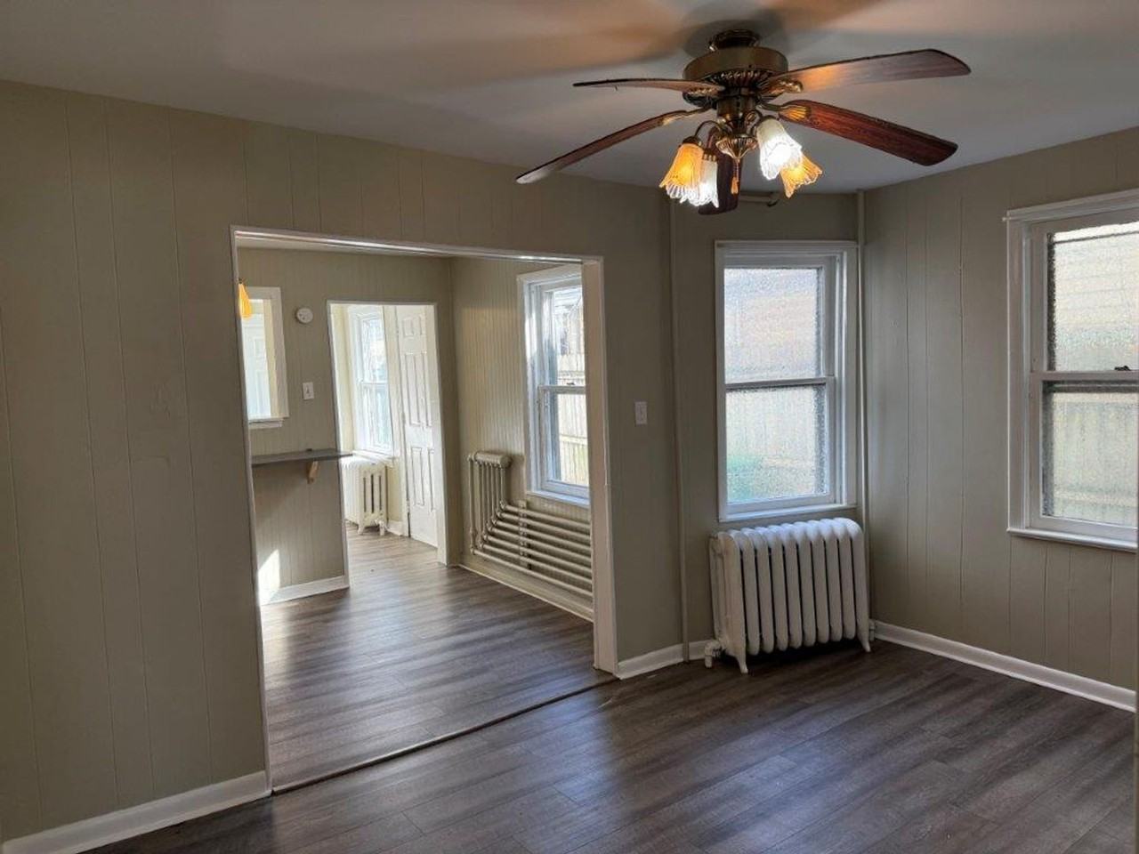 457 N Pitt St - Photo 7 of 41