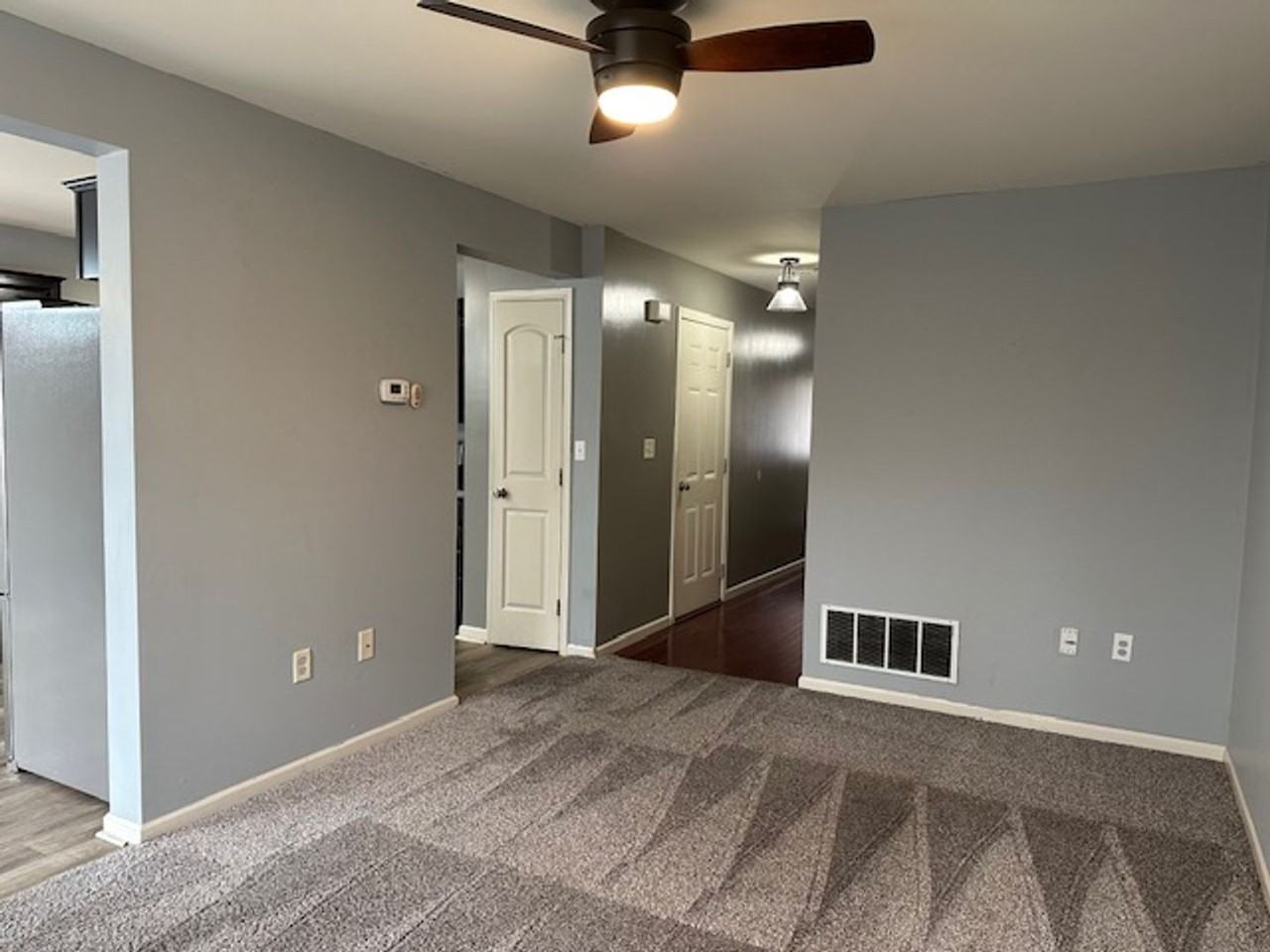 6402 Creekbend Dr - Photo 5 of 22