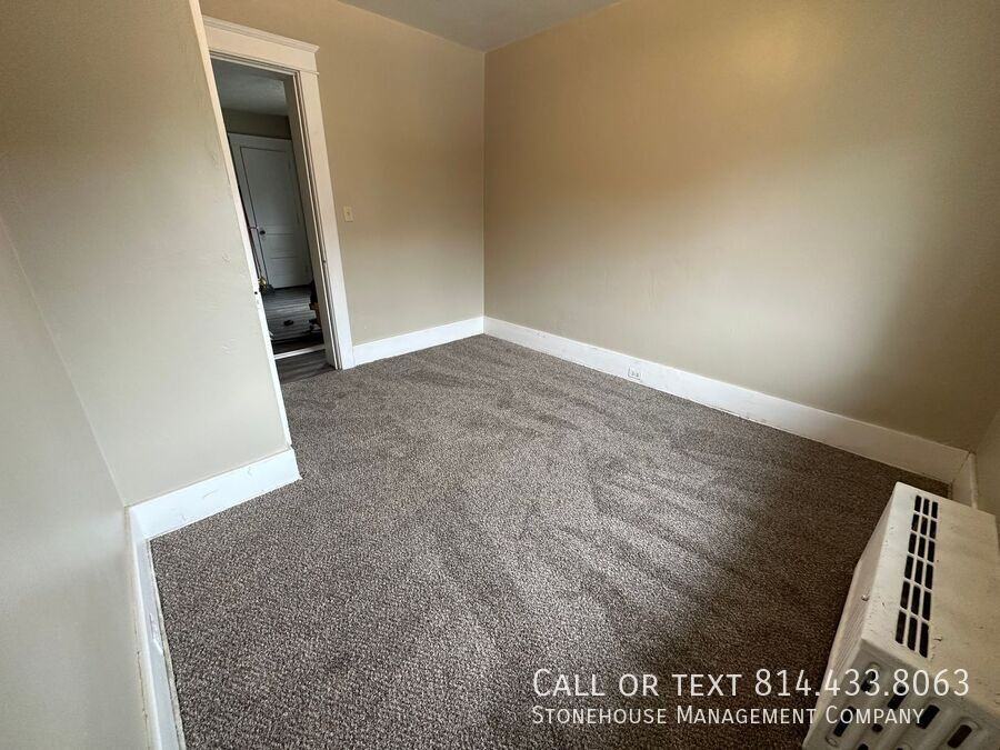 239 E 10th St #4 - Photo 2 of 11