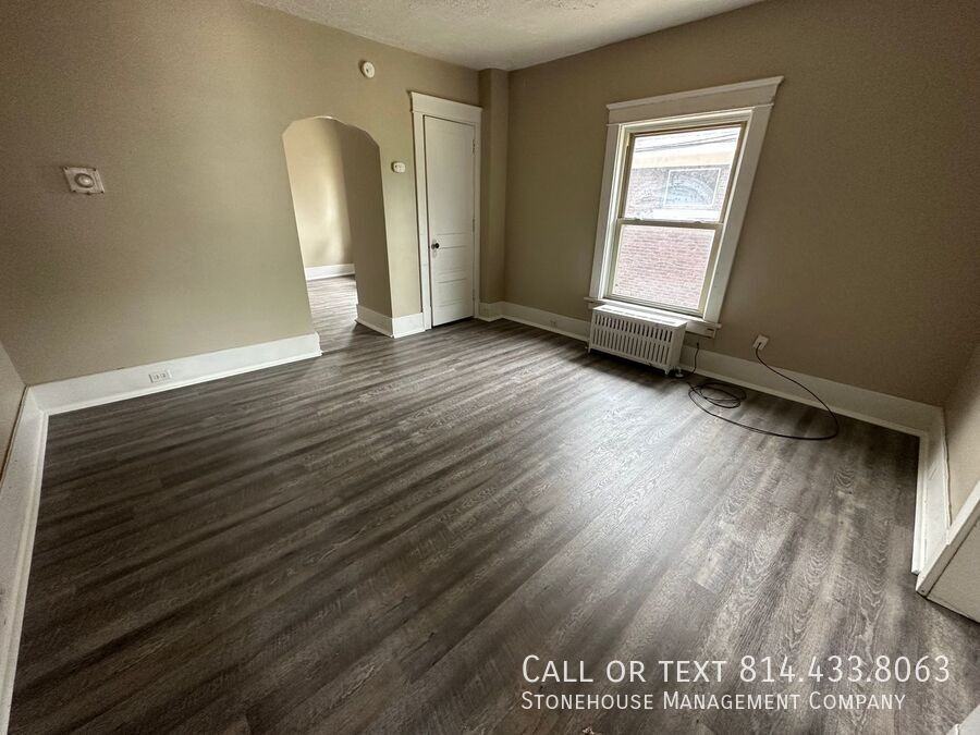 239 E 10th St #4 - Photo 3 of 11