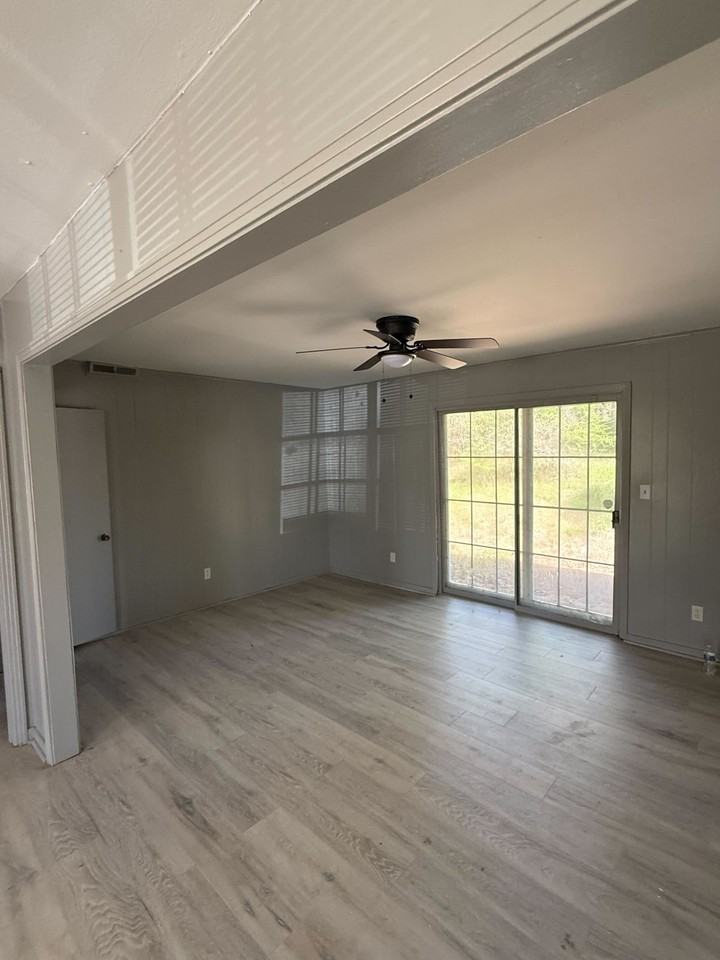 2260 W Mcdowell Rd - Photo 4 of 11