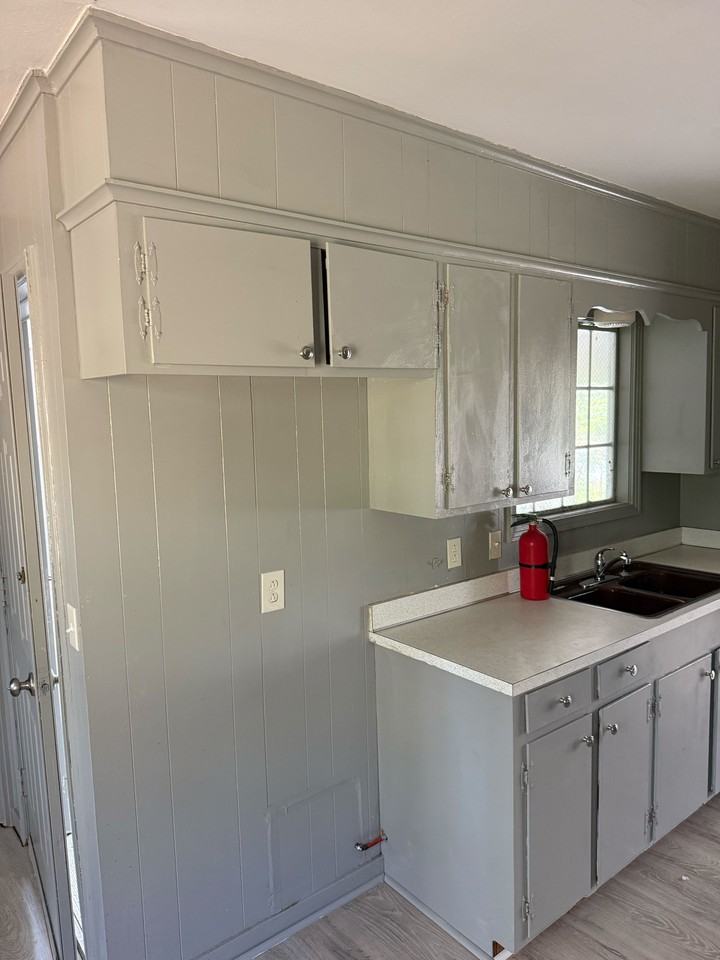 2260 W Mcdowell Rd - Photo 6 of 11