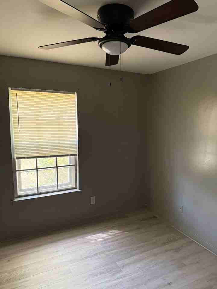 2260 W Mcdowell Rd - Photo 7 of 11