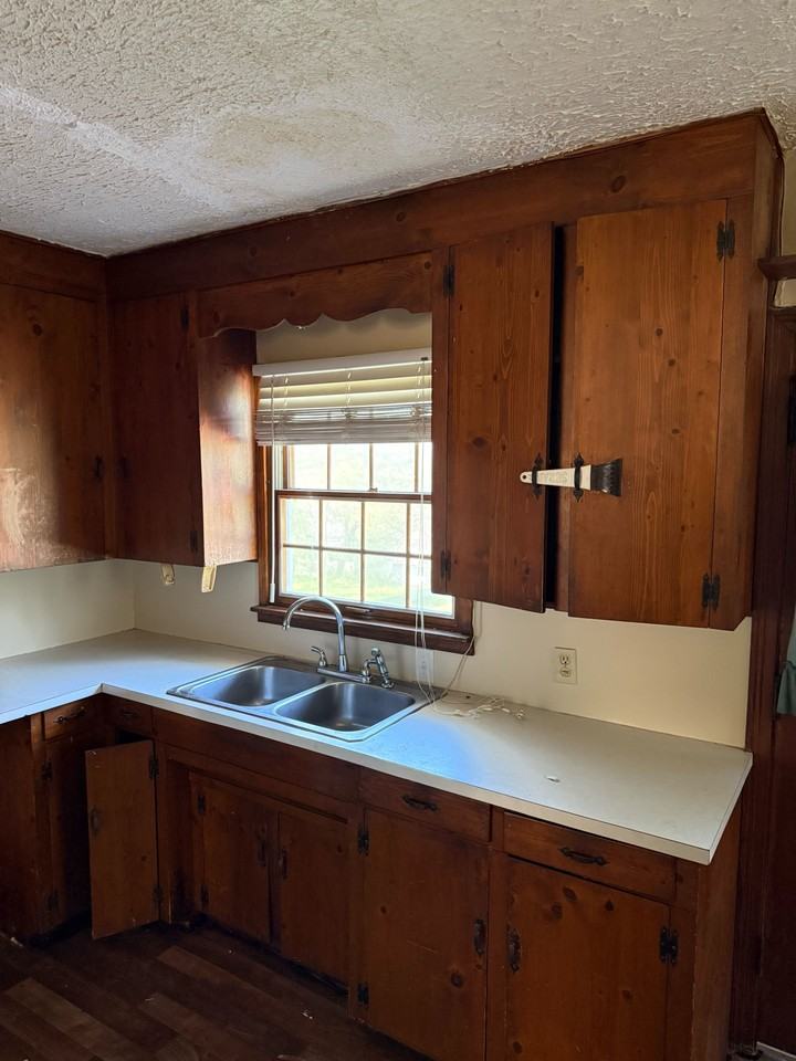 430 Cedarhurst Dr - Photo 3 of 9