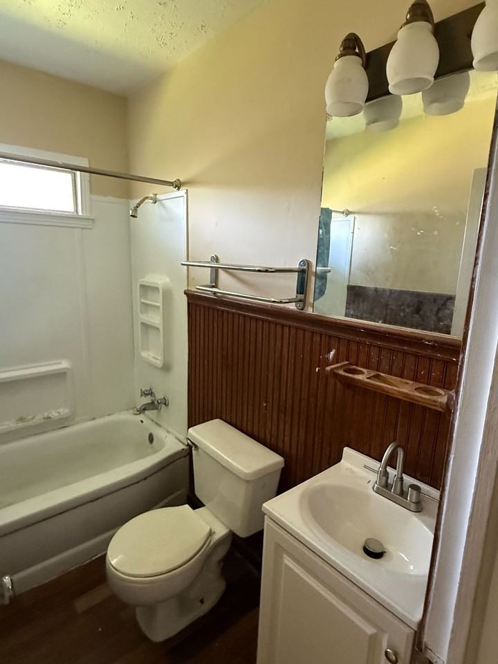 430 Cedarhurst Dr - Photo 4 of 9