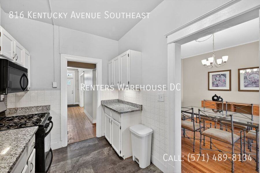 816 Kentucky Ave Se - Photo 6 of 46