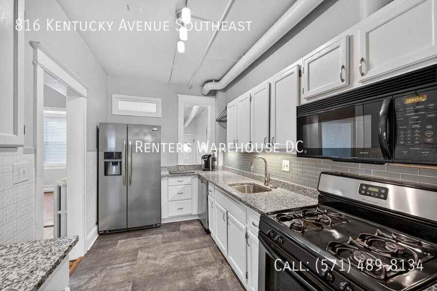 816 Kentucky Ave Se - Photo 7 of 46