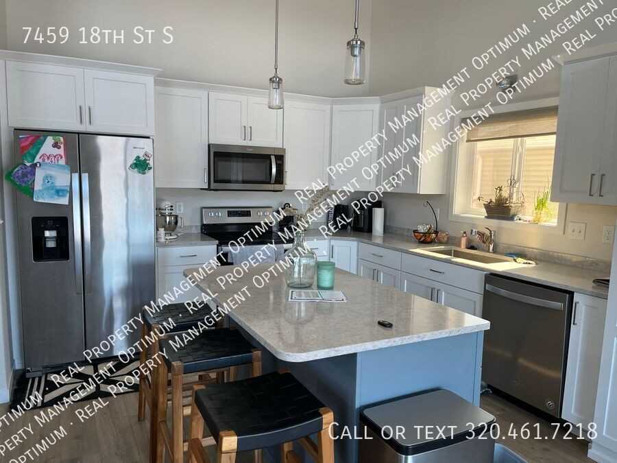 7459 18th St S - Photo 6 of 34