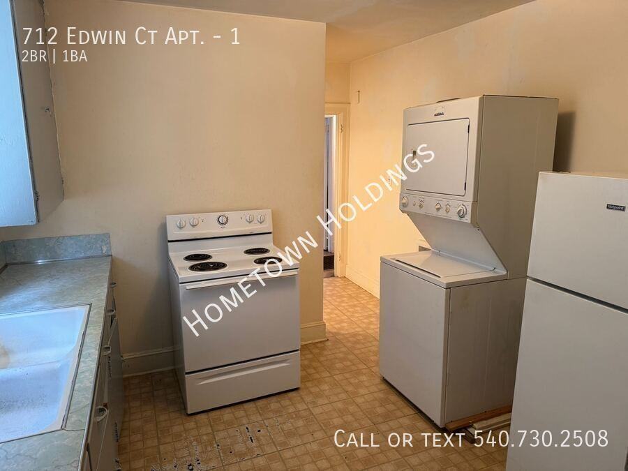 712 Edwin Ct #1 - Photo 3 of 7