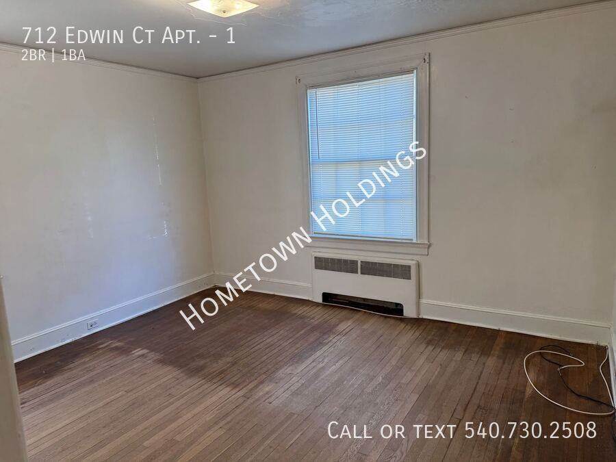 712 Edwin Ct #1 - Photo 5 of 7