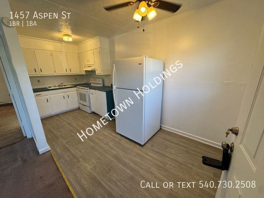 1457 Aspen St - Photo 3 of 6