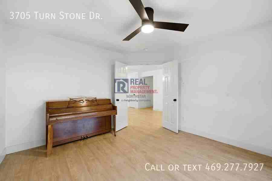 3705 Turnstone Dr - Photo 3 of 31