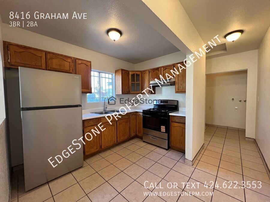8416 Graham Ave - Photo 4 of 18