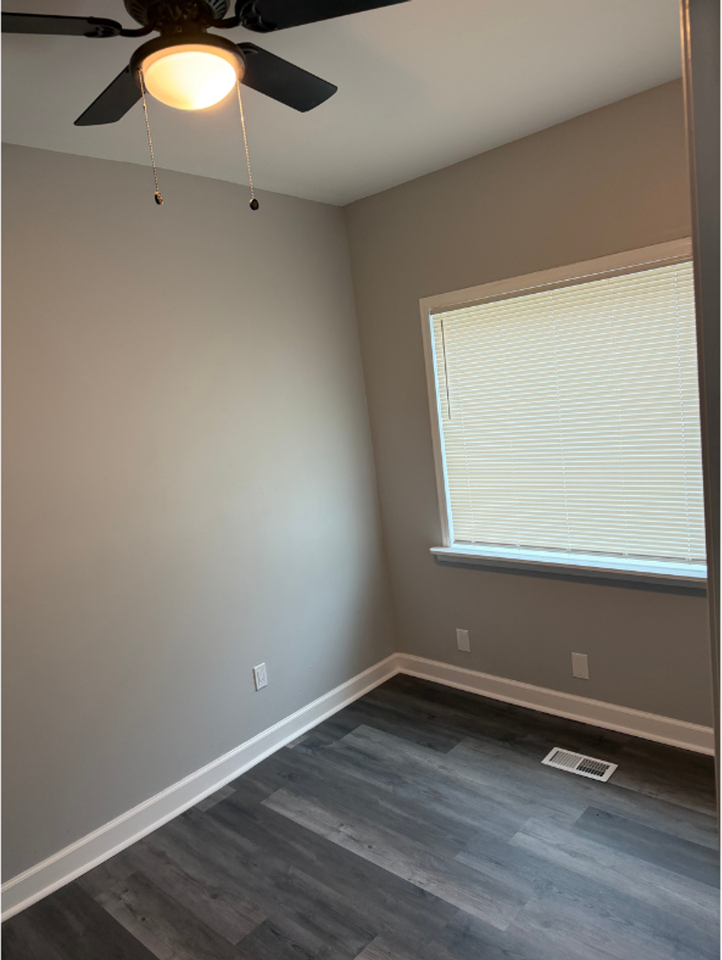 3718 E Lombard St - Photo 2 of 10