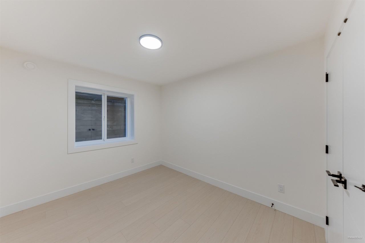 20331 27 Avenue - Photo 4 of 5