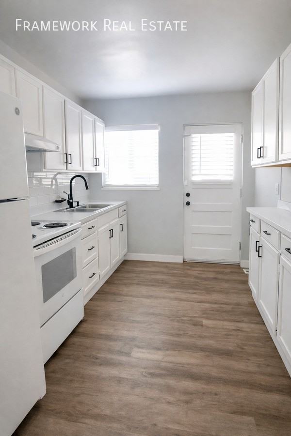 1468 Ivanhoe St - Photo 3 of 11