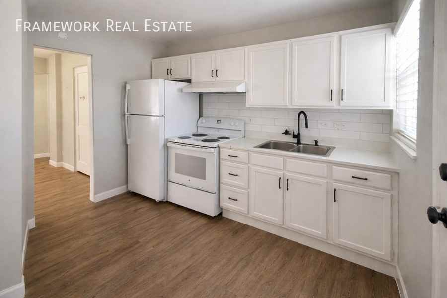 1468 Ivanhoe St - Photo 6 of 11