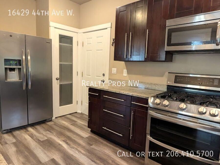 16429 44th Ave W - Photo 7 of 41