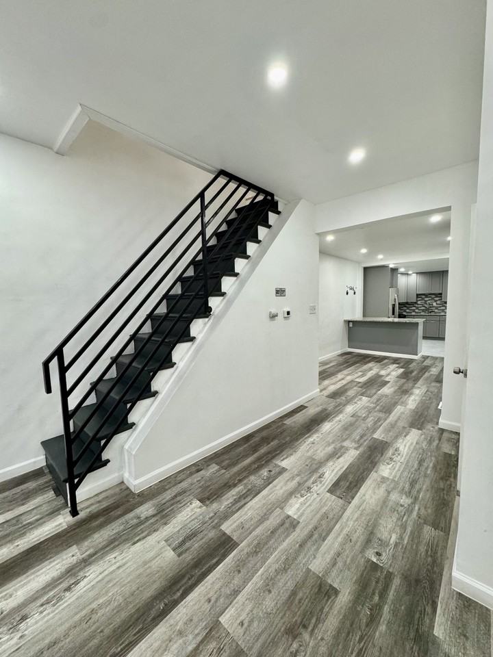 1828 E Orleans St - Photo 3 of 20