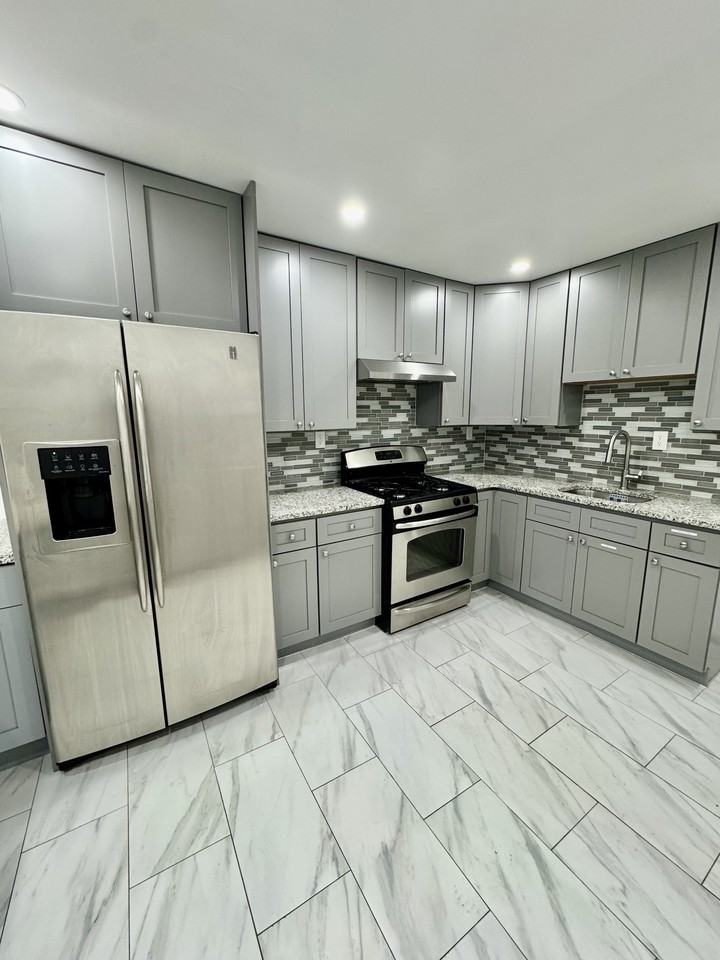 1828 E Orleans St - Photo 6 of 20