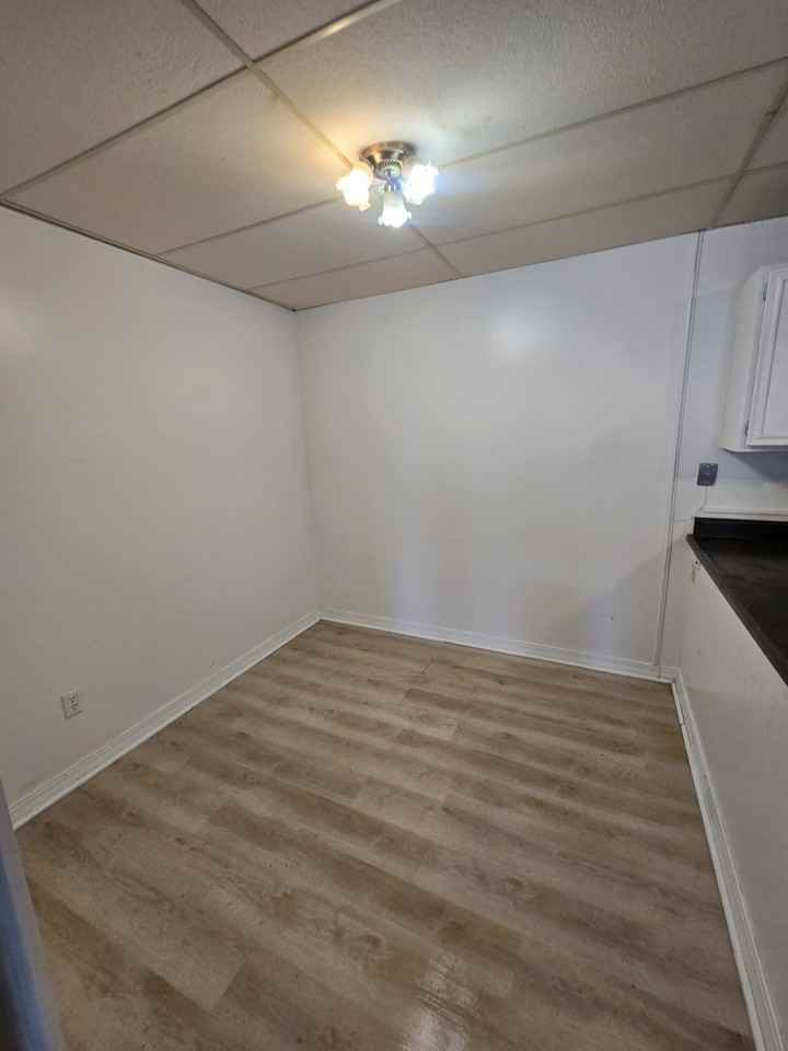 218 S Maryland St #15 - Photo 7 of 10