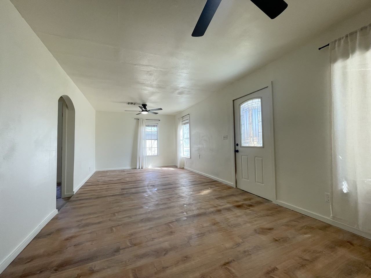 209 W 2nd St - Photo 4 of 13