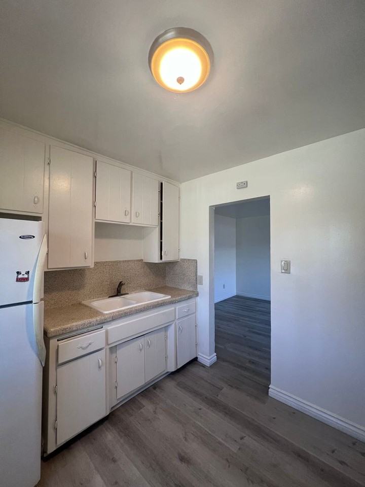 4178 Swift Ave #A - Photo 5 of 14