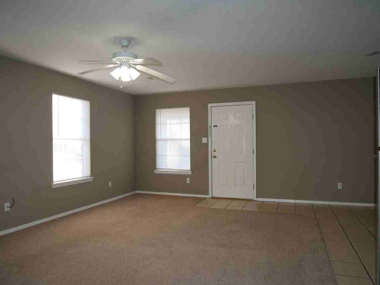 5003 S 30th St - Photo 2 of 10