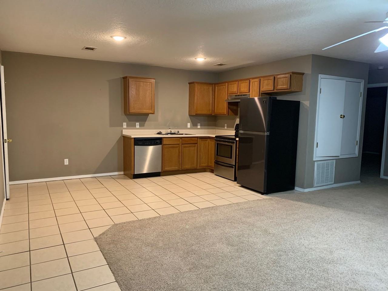 5003 S 30th St - Photo 4 of 10