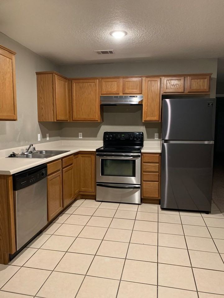 5003 S 30th St - Photo 6 of 10