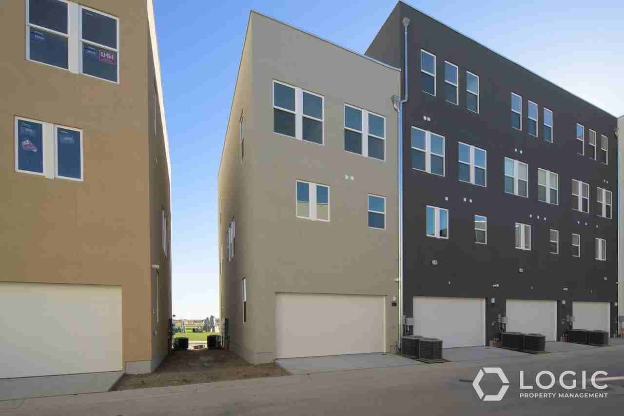 1452 W Cook Ln - Photo 2 of 34