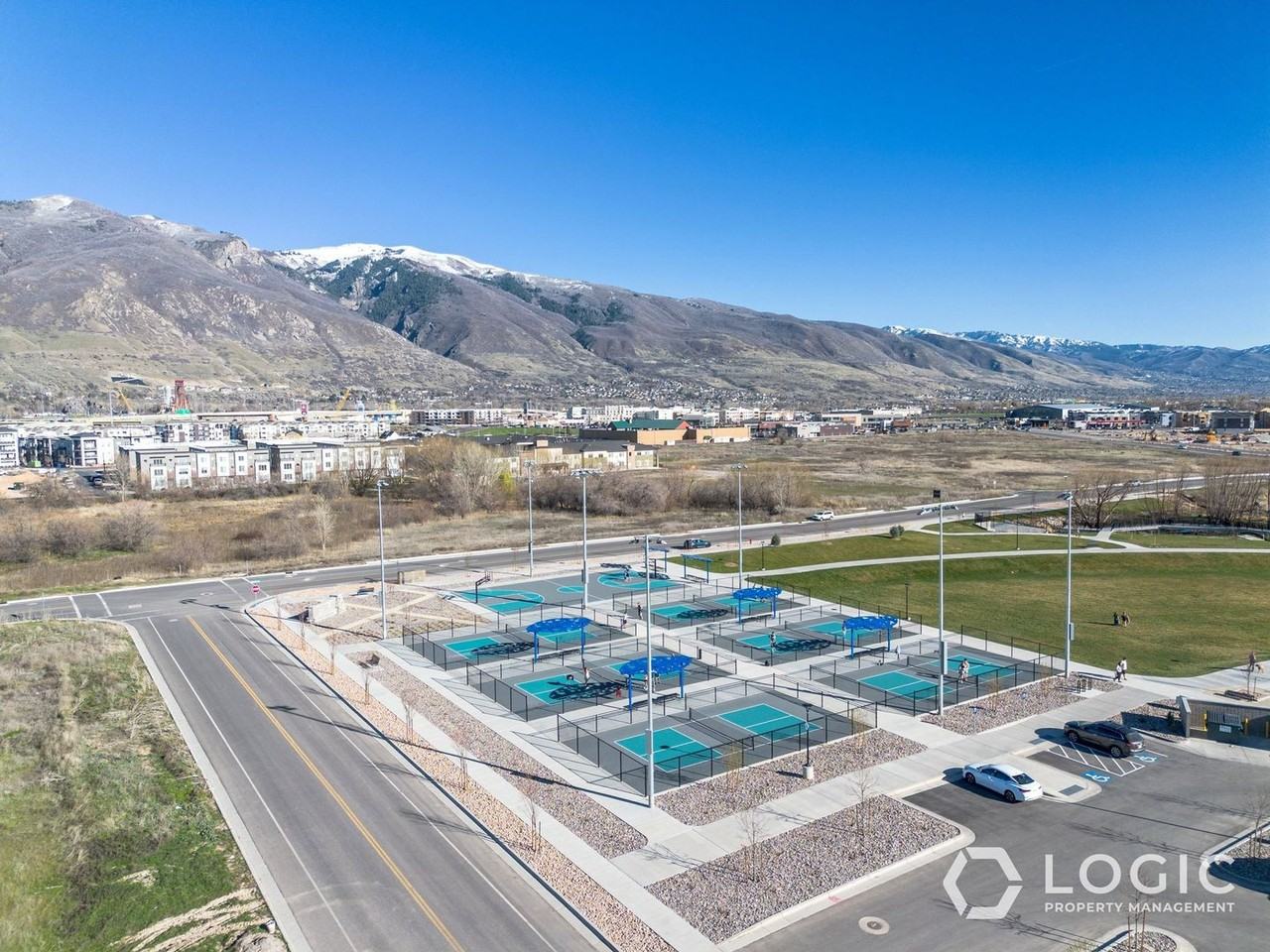 1452 W Cook Ln - Photo 4 of 34