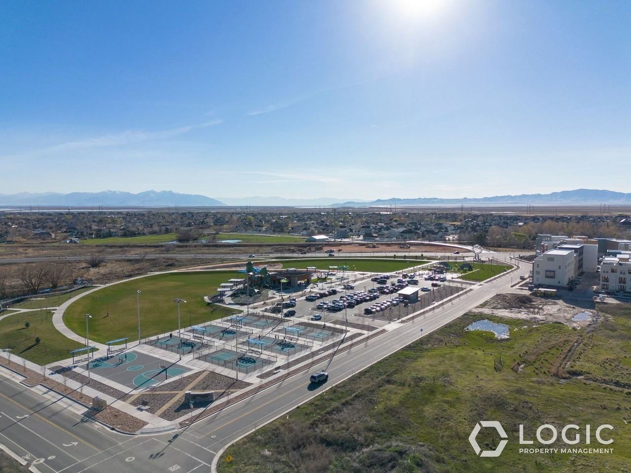 1452 W Cook Ln - Photo 5 of 34