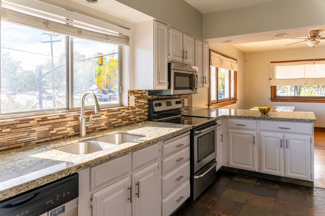 1241 S 700 E - Photo 5 of 22