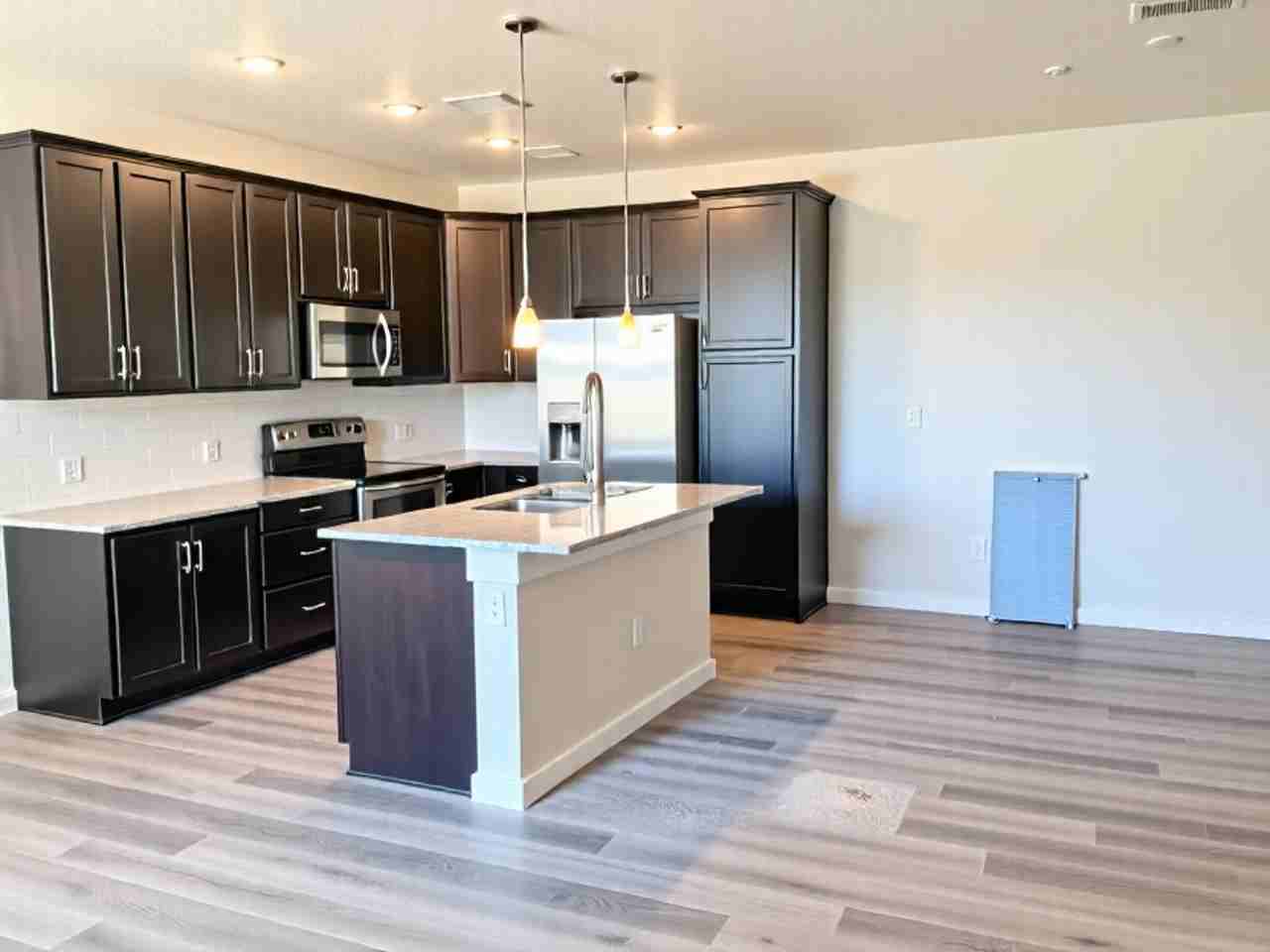 914 Schlagel St #4 - Photo 4 of 19