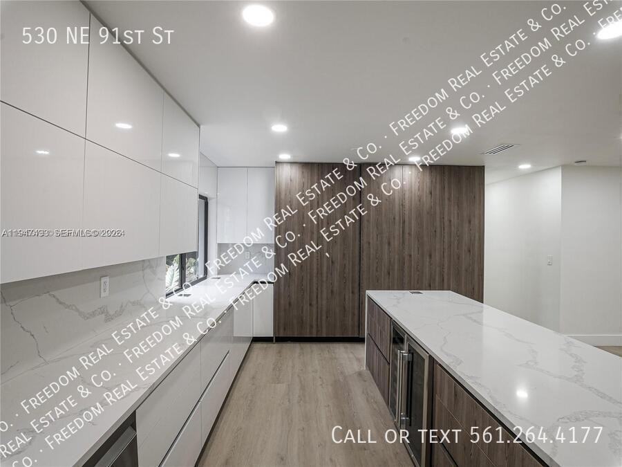 530 Ne 91st St - Photo 2 of 15