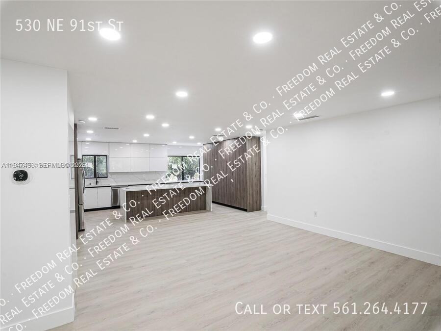 530 Ne 91st St - Photo 4 of 15