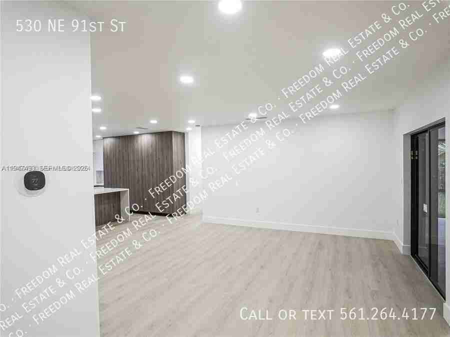 530 Ne 91st St - Photo 5 of 15