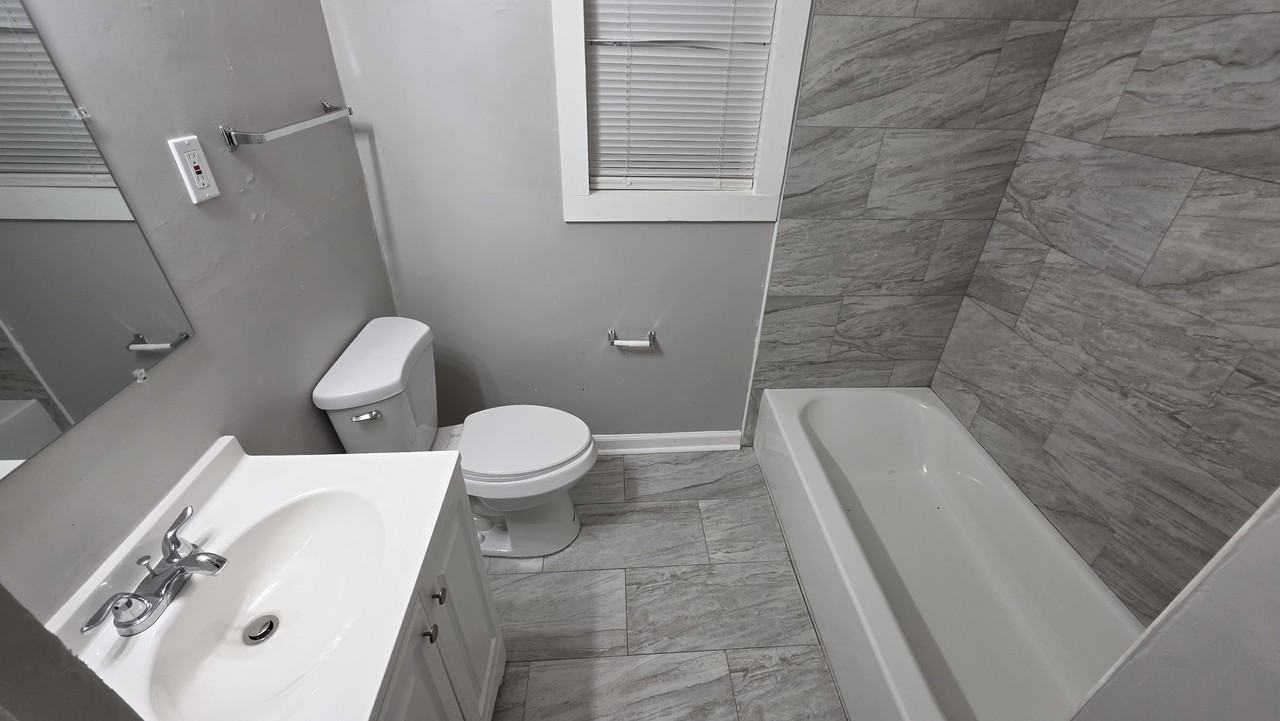 3569 Bayliss Ave - Photo 2 of 37