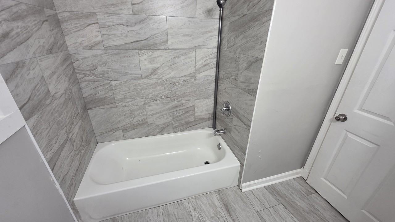 3569 Bayliss Ave - Photo 3 of 37