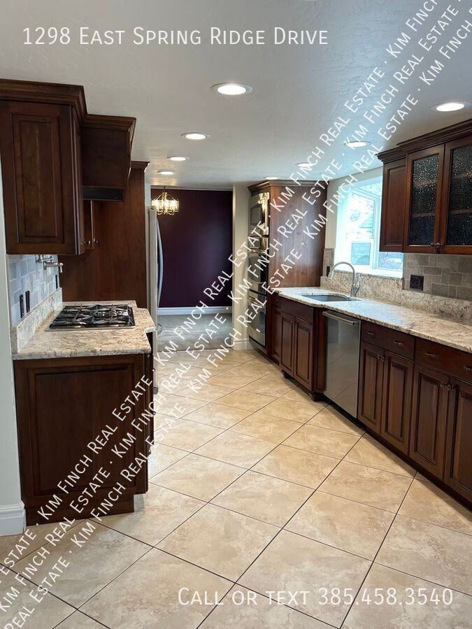 E Springdale Way - Photo 6 of 38