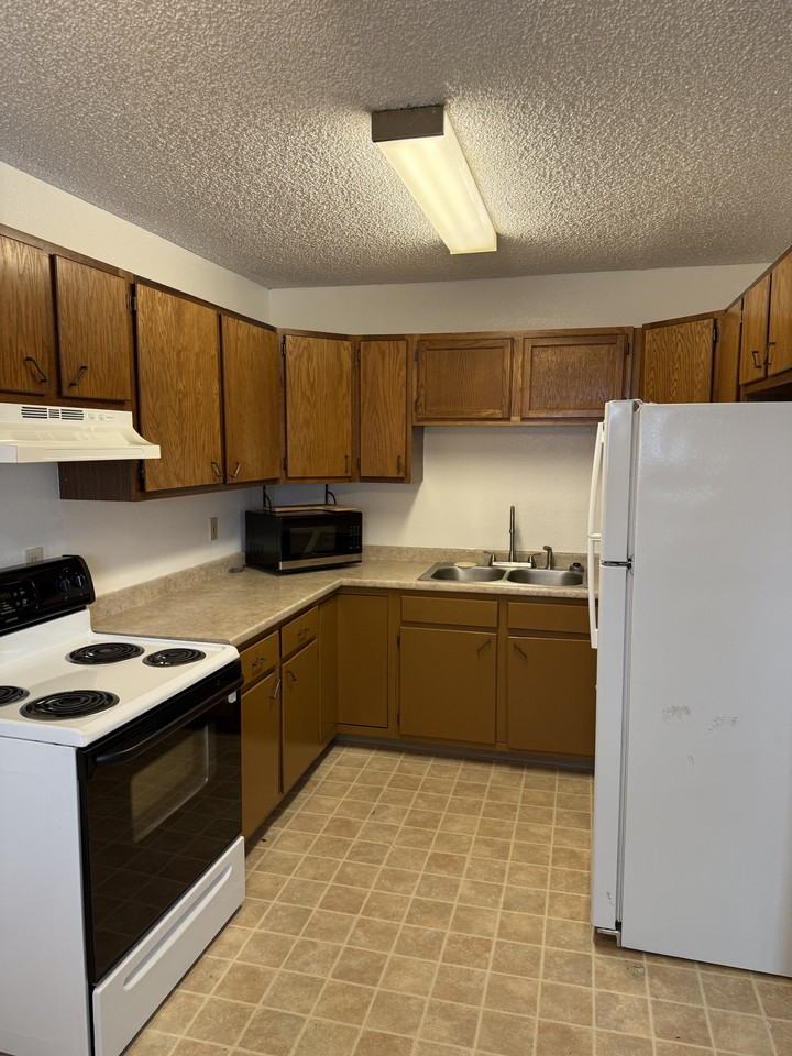 2663 Turner St #5 - Photo 2 of 26