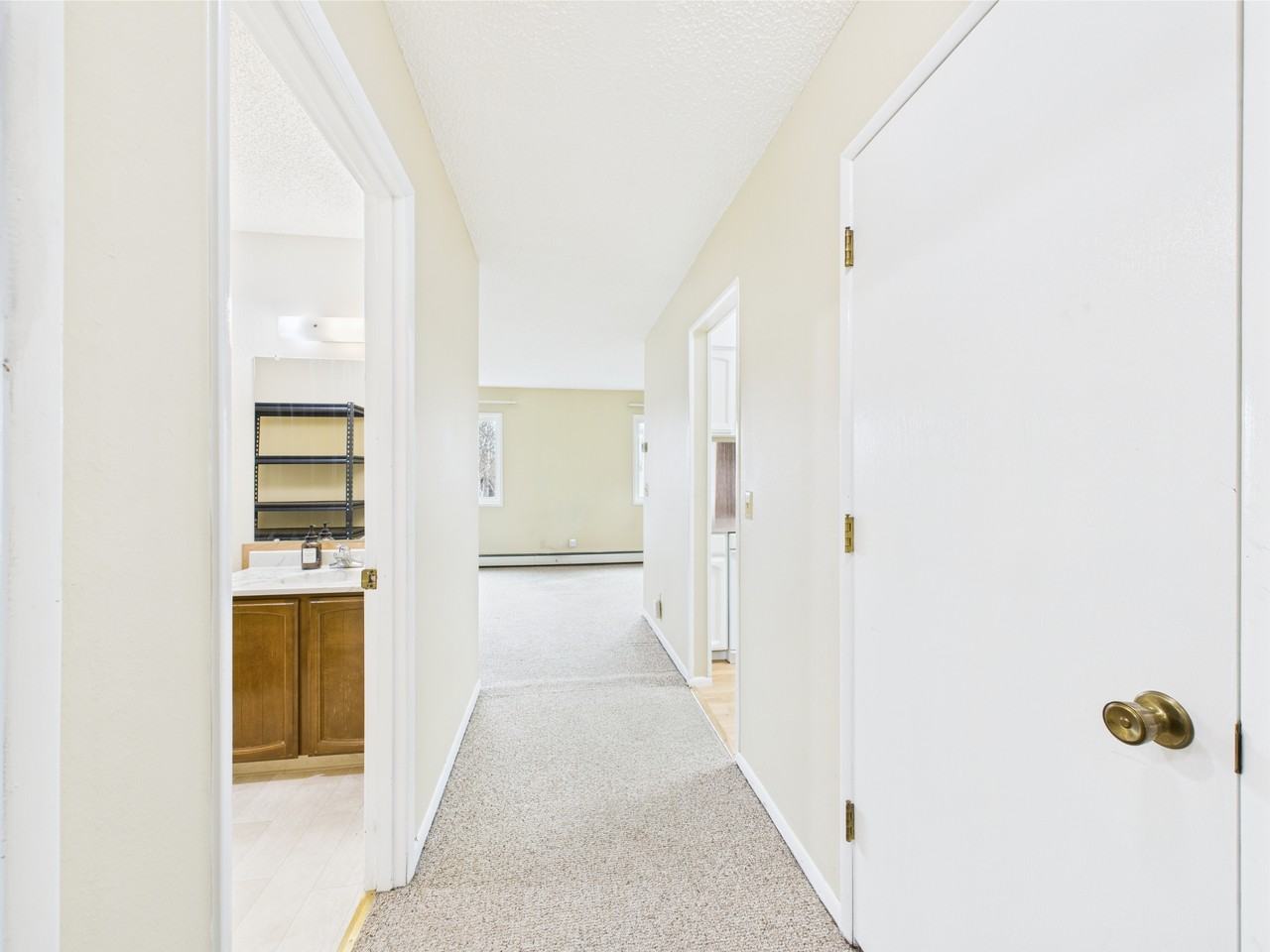 114 Hickory Dr #1 - Photo 2 of 22