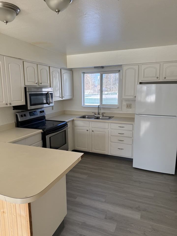 829 17th Ave #150 - Photo 2 of 19