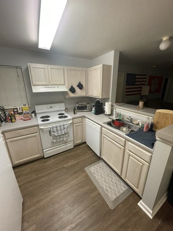 121 University Village Dr #H - Photo 2 of 5